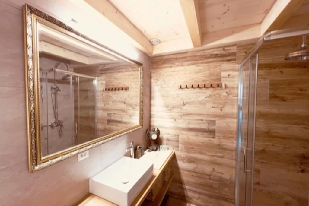 Chic Small New Apartment Up To 4 People, Pets Allowed ランス エクステリア 写真