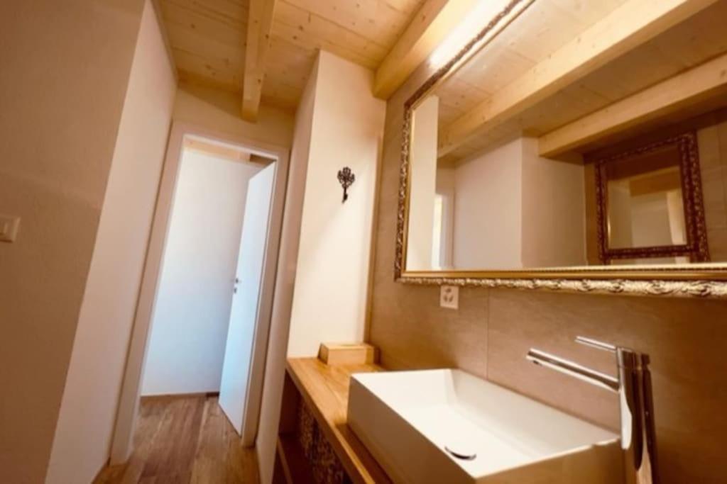 Chic Small New Apartment Up To 4 People, Pets Allowed ランス エクステリア 写真