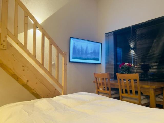 Chic Small New Apartment Up To 4 People, Pets Allowed ランス エクステリア 写真