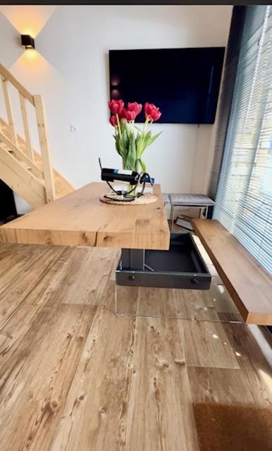 Chic Small New Apartment Up To 4 People, Pets Allowed ランス エクステリア 写真